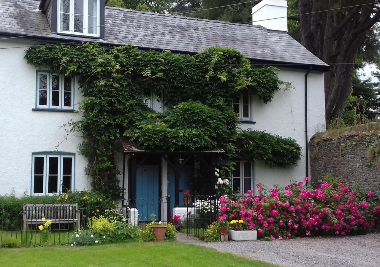 Castell Madoc Cottages Lower Chapel Екстер'єр фото